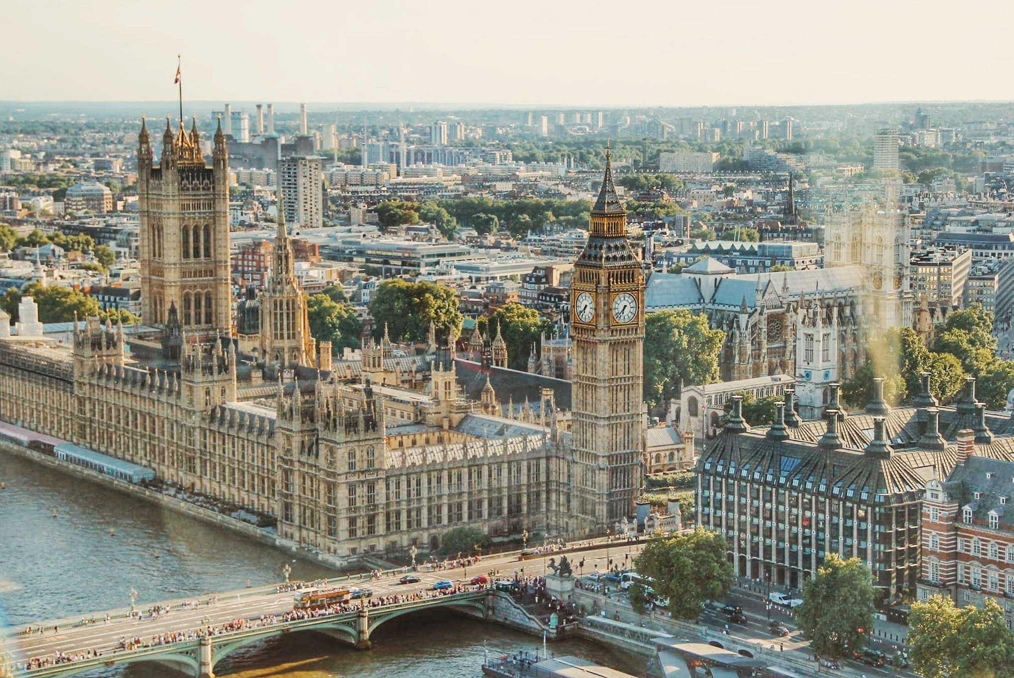 Landscape image of the Houses of parliament in Westminster and Big Ben